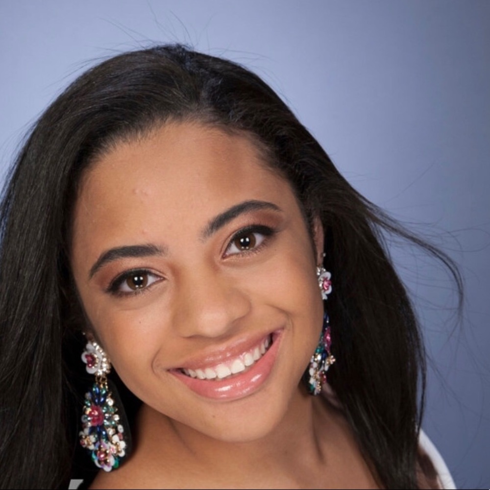 Meet your Posher, Danielle